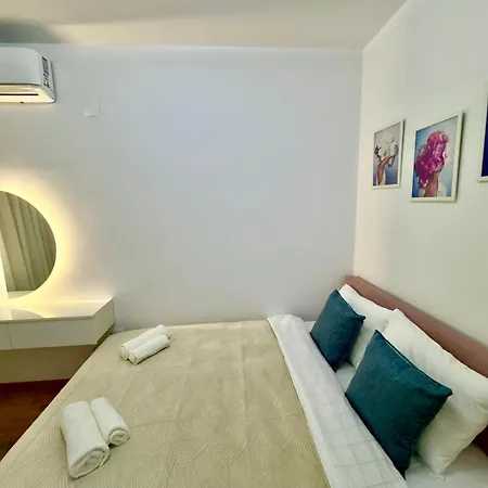 Mayfair Luxury - Skyview 13th Floor Apartment